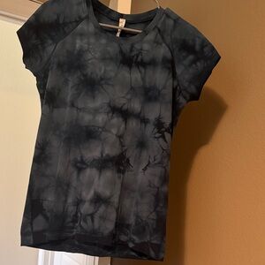 Lululemon Women's Tie-Dye Top - Blues